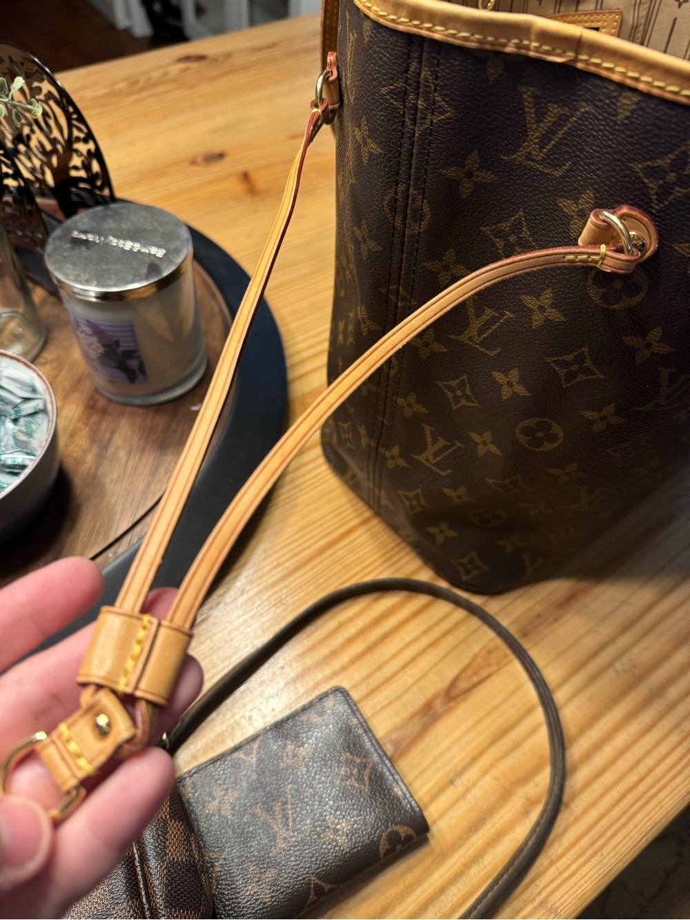Louis Vuitton Monogram Neverfull MM - Picture 5 of 16